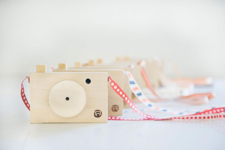 Camara de foto de madera