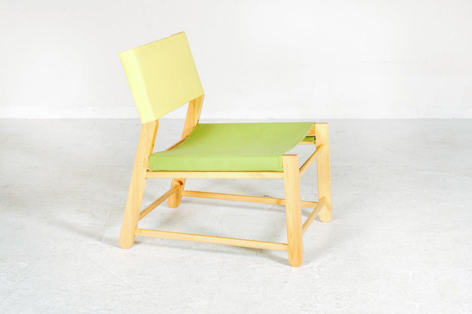 sillones y mecedoras de madera y tela de toldo