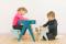 Pupitre y taburetes para niños